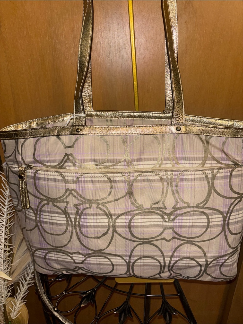 Coach F17137 Signature Tote in Pale Pink with Metallic Gold Trim - Picture 11 of 17